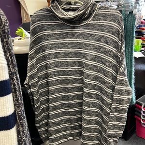 💜9-H15 STCL Grey White Turtleneck S